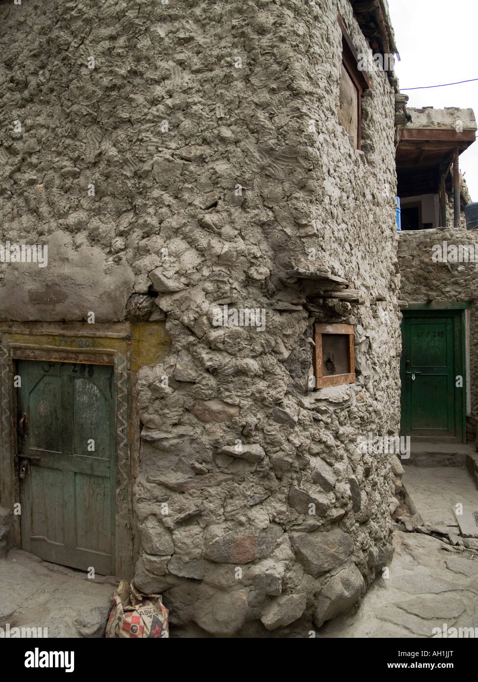 Häuser im Hunza-Tal von Nordpakistan alle gemacht von Steinen und Schlamm verpackt Stockfoto