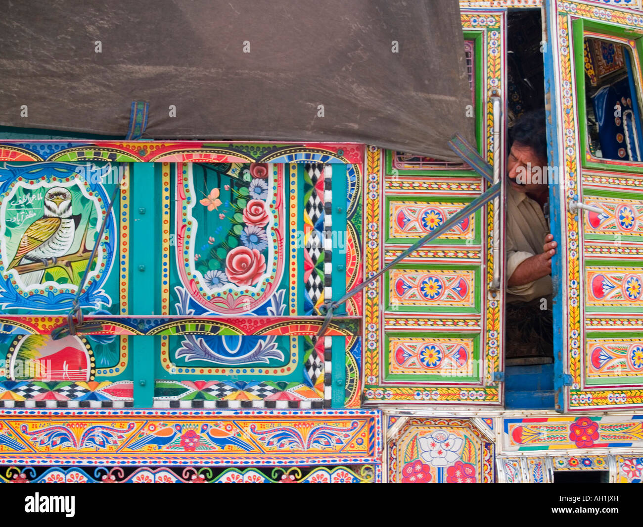 schönen Handwerk und Kunstwerk auf LKW in Rawalpindi, Pakistan Stockfoto