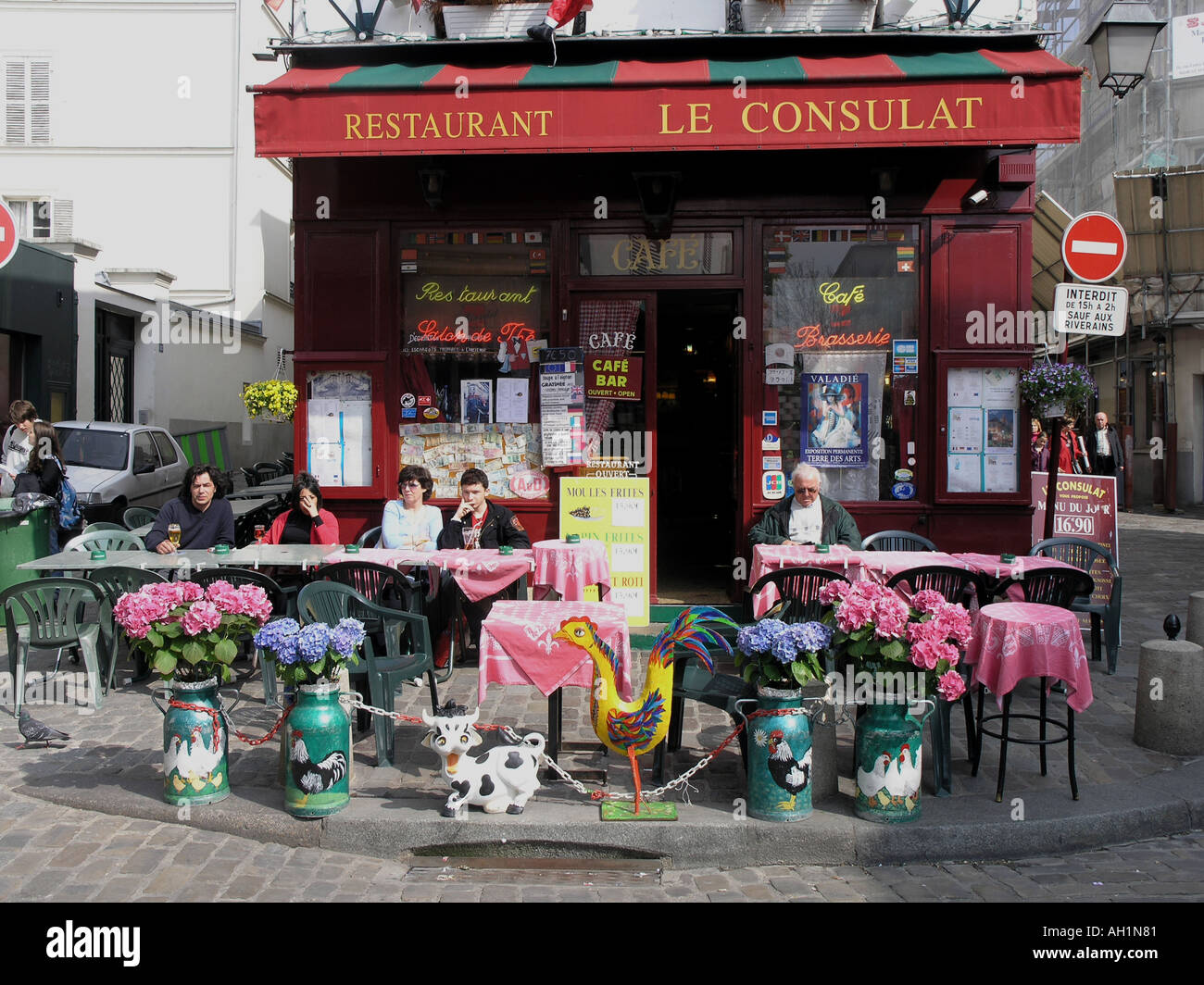 Cafés auf dem Place du Tertre in Montmartre in Paris. Stockfoto