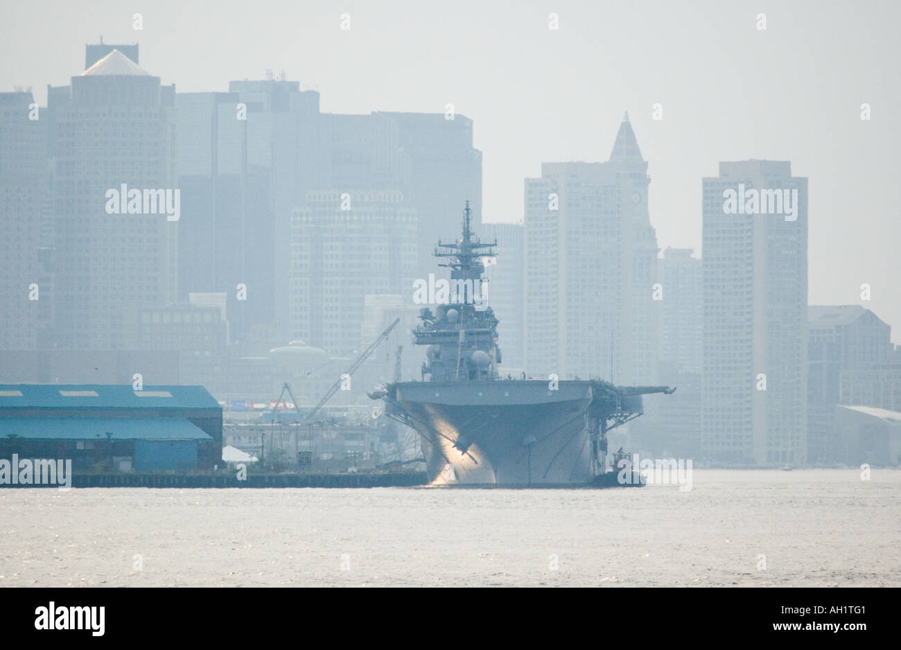 Ein Flugzeug in Boston Harbor angedockten durchgeführt Stockfoto