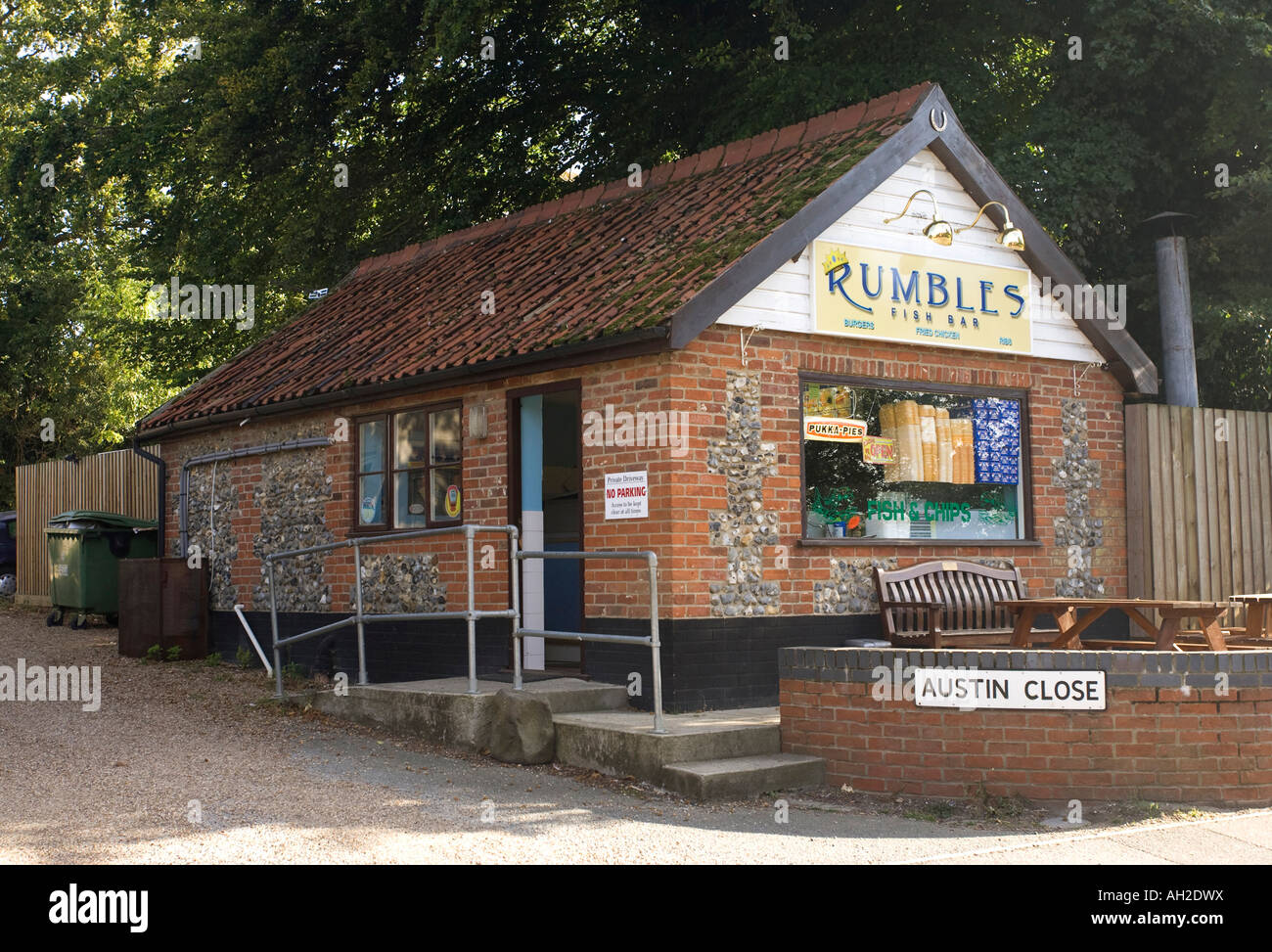 lokalen Fisch & Chip Dorfladen in The Street in Badwell Asche, Suffolk, UK Stockfoto