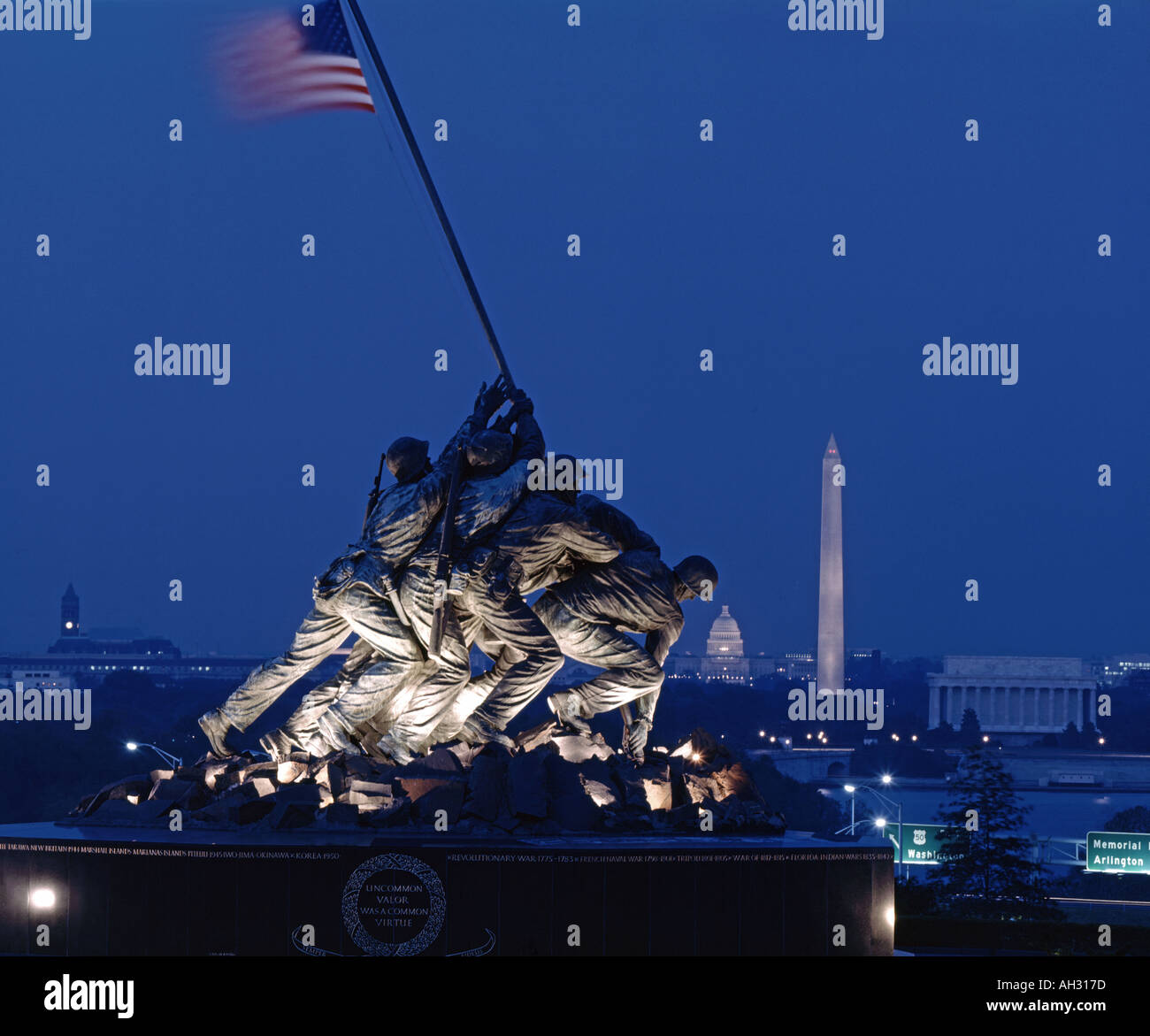 Vereinigte Staaten Marine Iwo Jima Memorial Washington D.C. bei Nacht Stockfoto