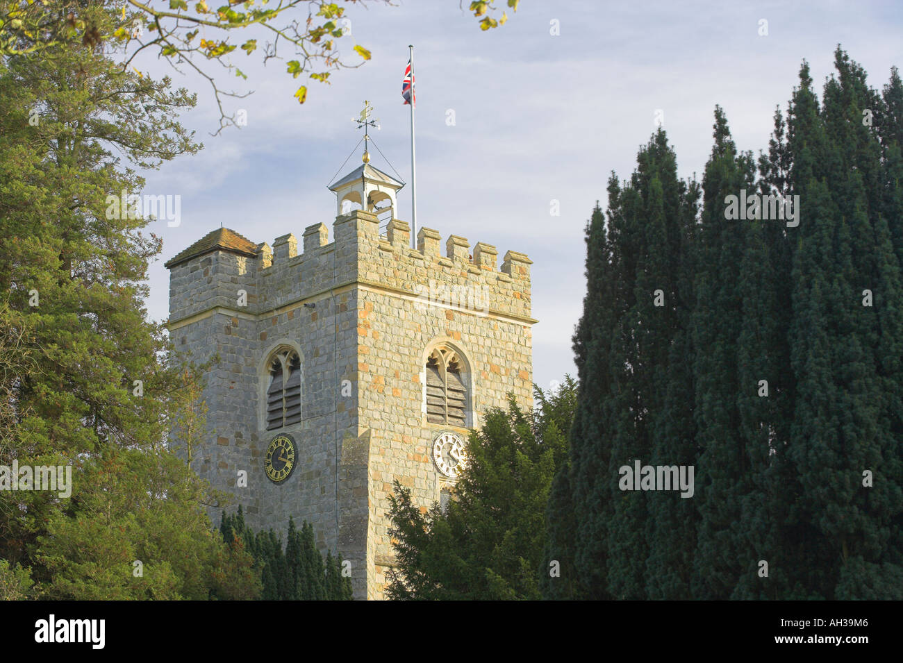 Kirchturm Worplesdon Stockfoto