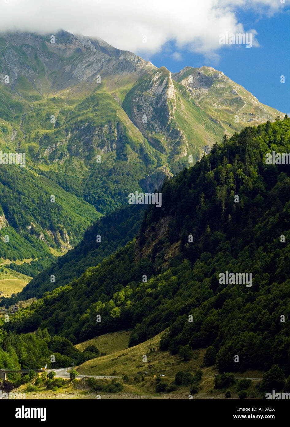 Blick auf die Berge in der Nähe von Lac de Fabreges im Parc National des Pyrenäen südwestlichen Frankreich Europa Stockfoto