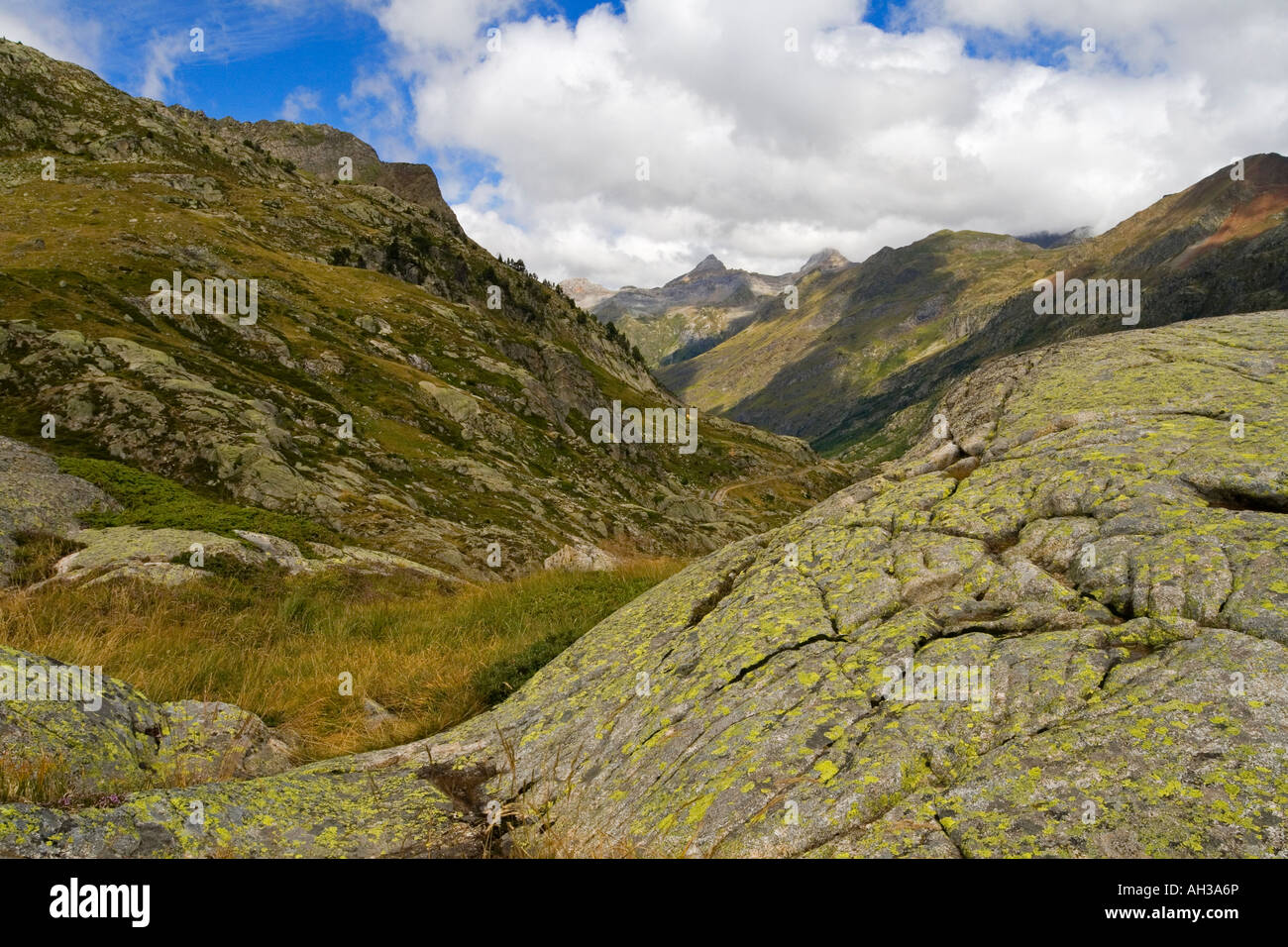 Blick auf die Berge in der Nähe von Lac d'Artouste im Parc National des Pyrenäen südwestlichen Frankreich Europa Stockfoto