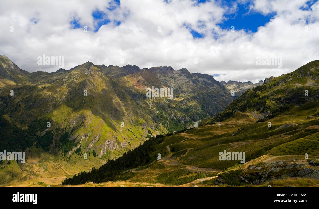 Blick auf die Berge in der Nähe von Lac d'Artouste im Parc National des Pyrenäen südwestlichen Frankreich Europa Stockfoto