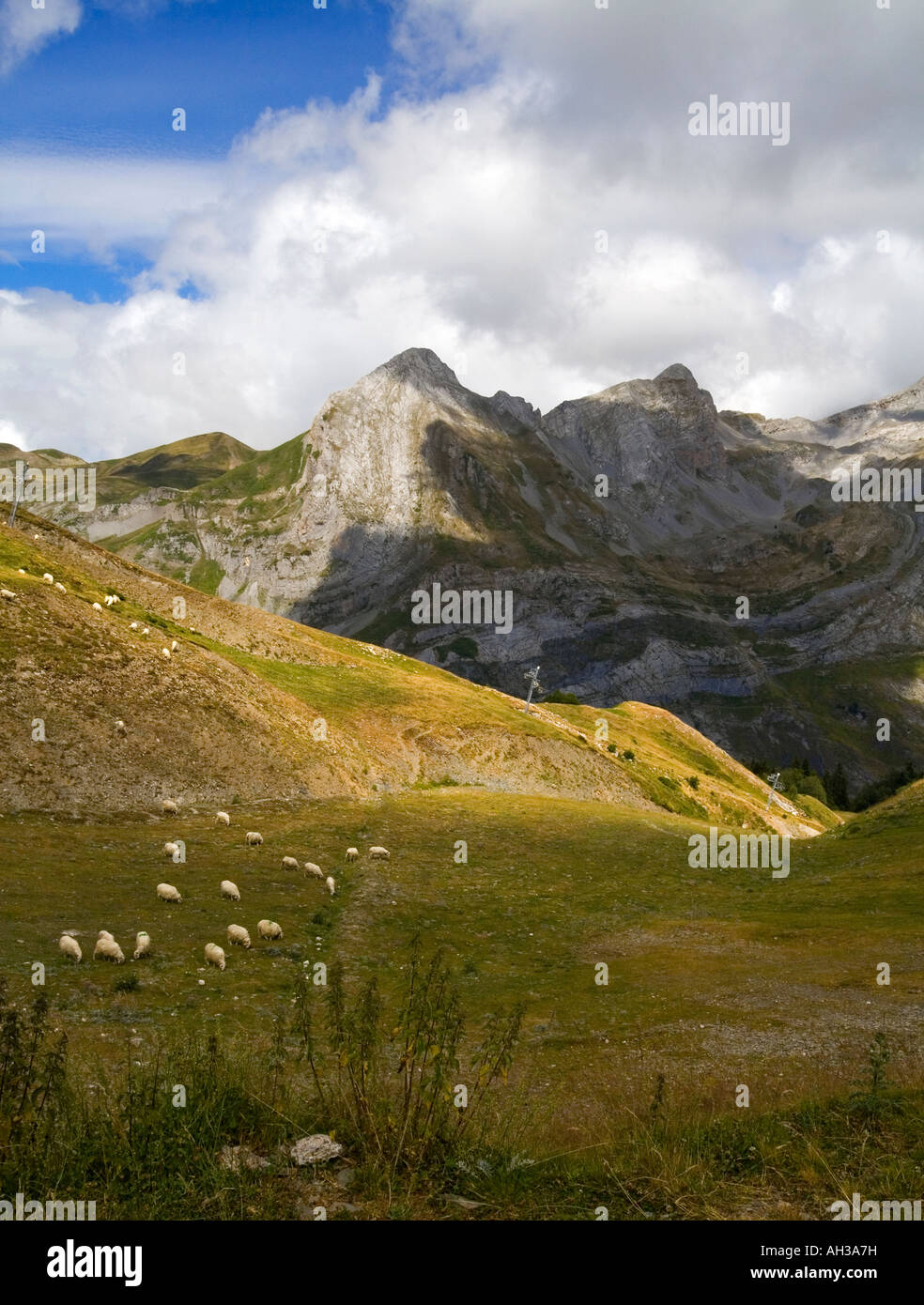 Blick auf die Berge in der Nähe von Lac d'Artouste im Parc National des Pyrenäen südwestlichen Frankreich Europa Stockfoto