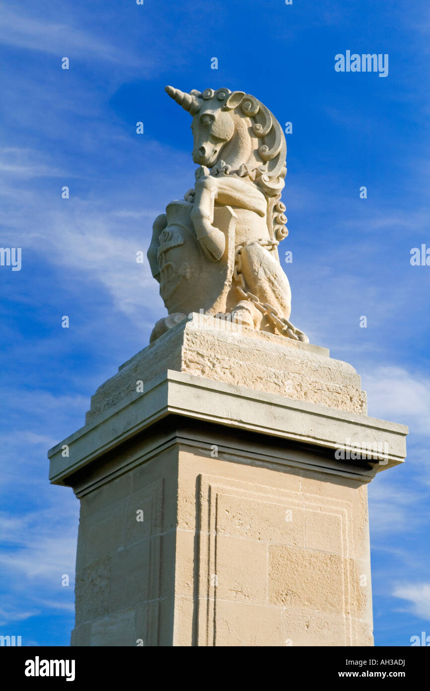 Einhorn-Statue auf Portsmouth Naval Memorial Southsea Hampshire England UK von Commonwealth War Graves Commission gebaut Stockfoto