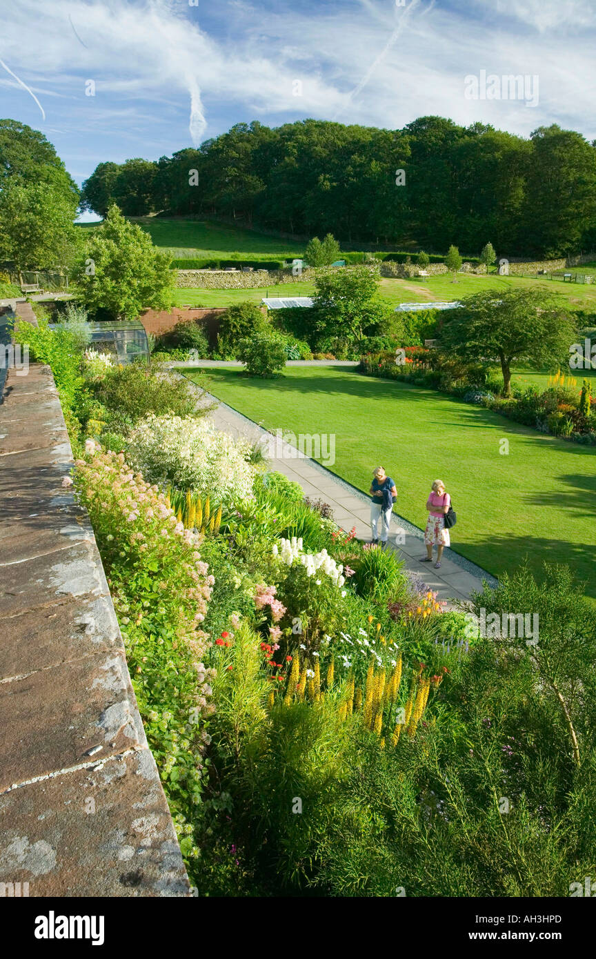 Der ummauerte Garten bei Holehird Gärten, Windermere, Lake District, Cumbria, UK Stockfoto