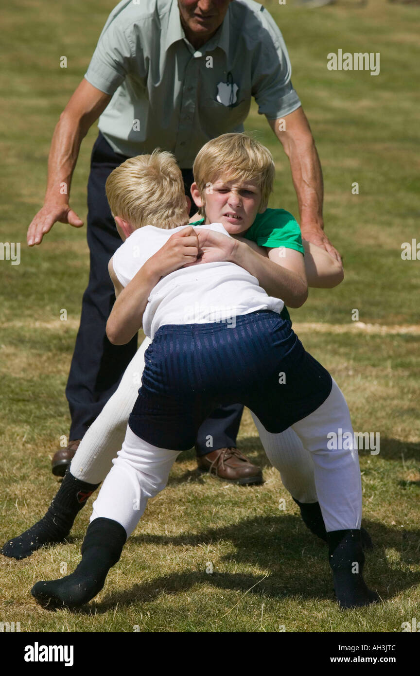 Kinder Cumberland Wrestling bei Ambleside Sports, Lake District, Großbritannien Stockfoto