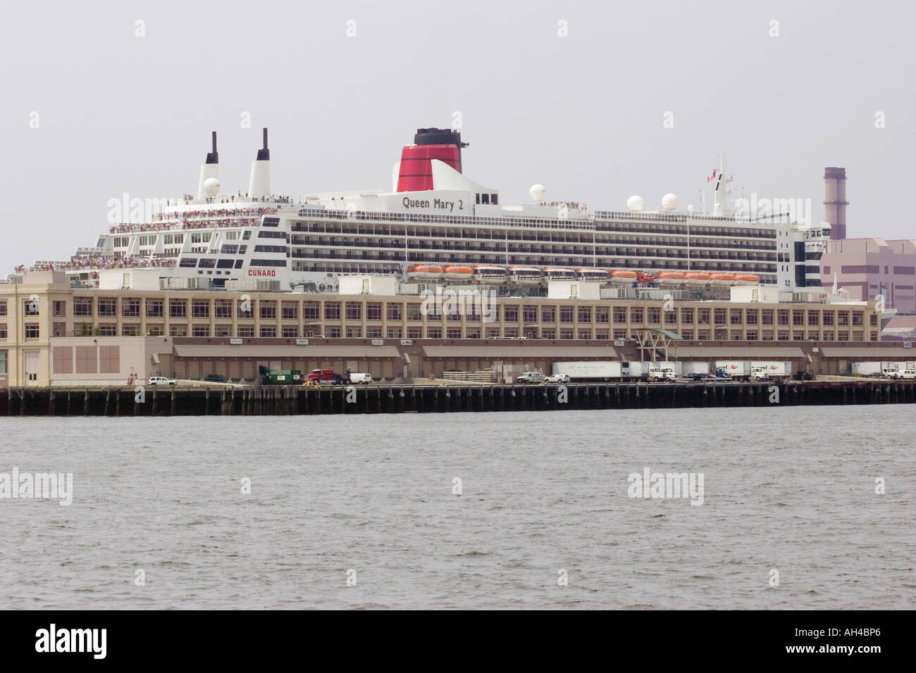 Queen Sie Mary 2 in Boston, Massachusetts, USA 4. Juli 2006 Stockfoto