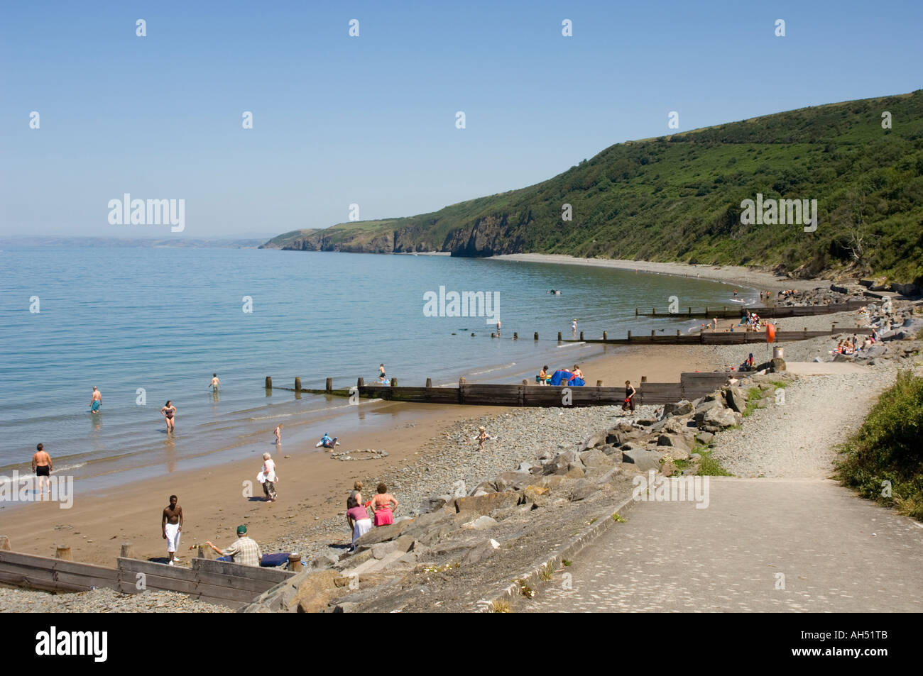 Gesamtansicht, Cei Bach Beach, in der Nähe von New Quay, Ceredigion, Cardigan bay Cymru Wales, Sommer am Nachmittag UK Stockfoto
