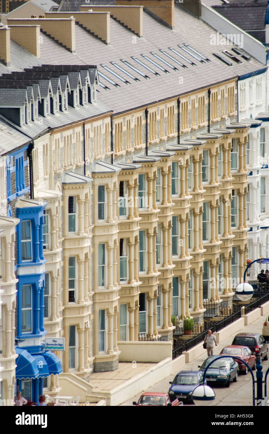 Marine Terrasse Aberystwyth, vom Constitution Hill gesehen. Die Gebäude sind Studentenwohnheime der Universität. Stockfoto