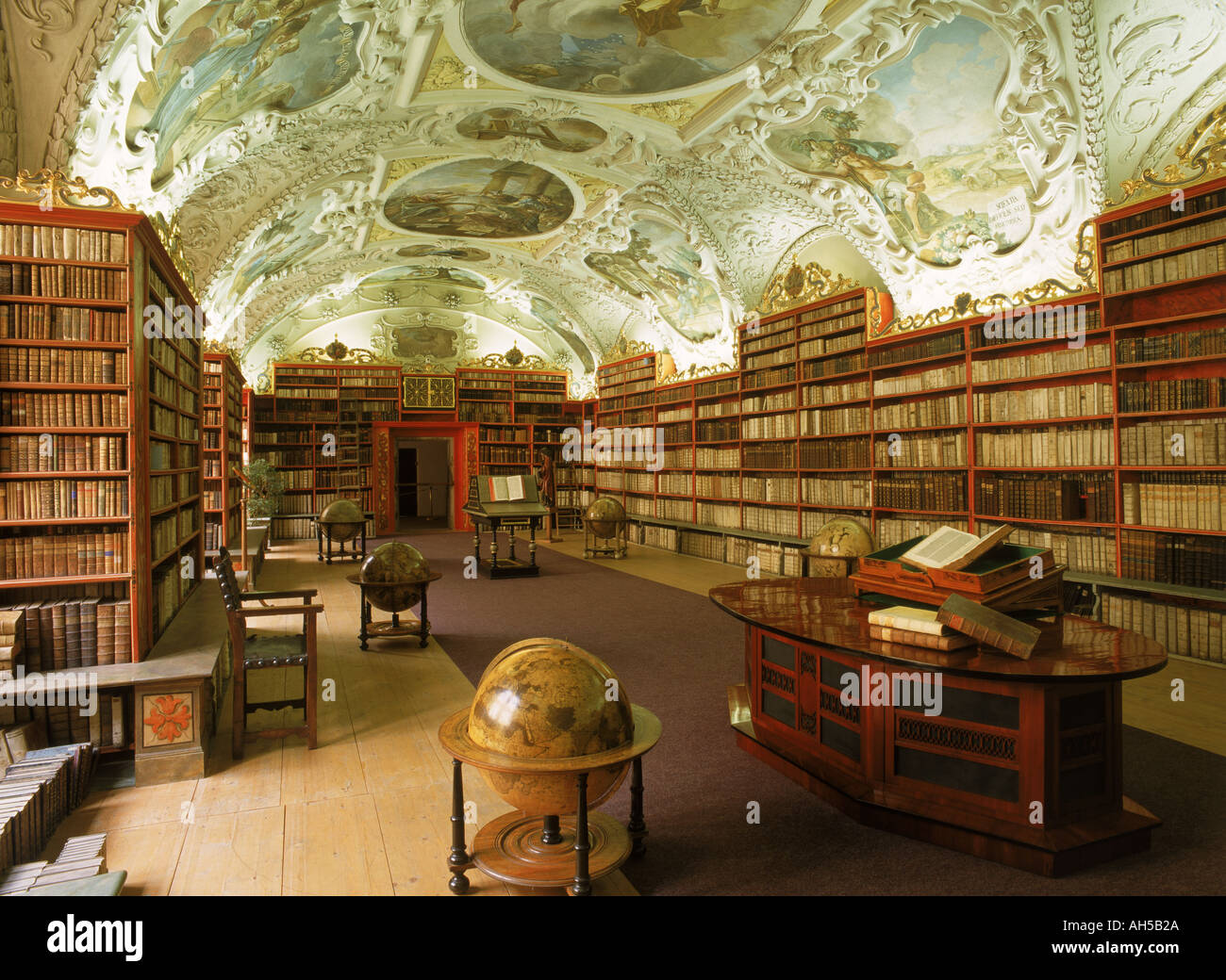 Theologische Saal in Strahov Bibliothek im Kloster Strahov in Prag Tschechische Republik Stockfoto