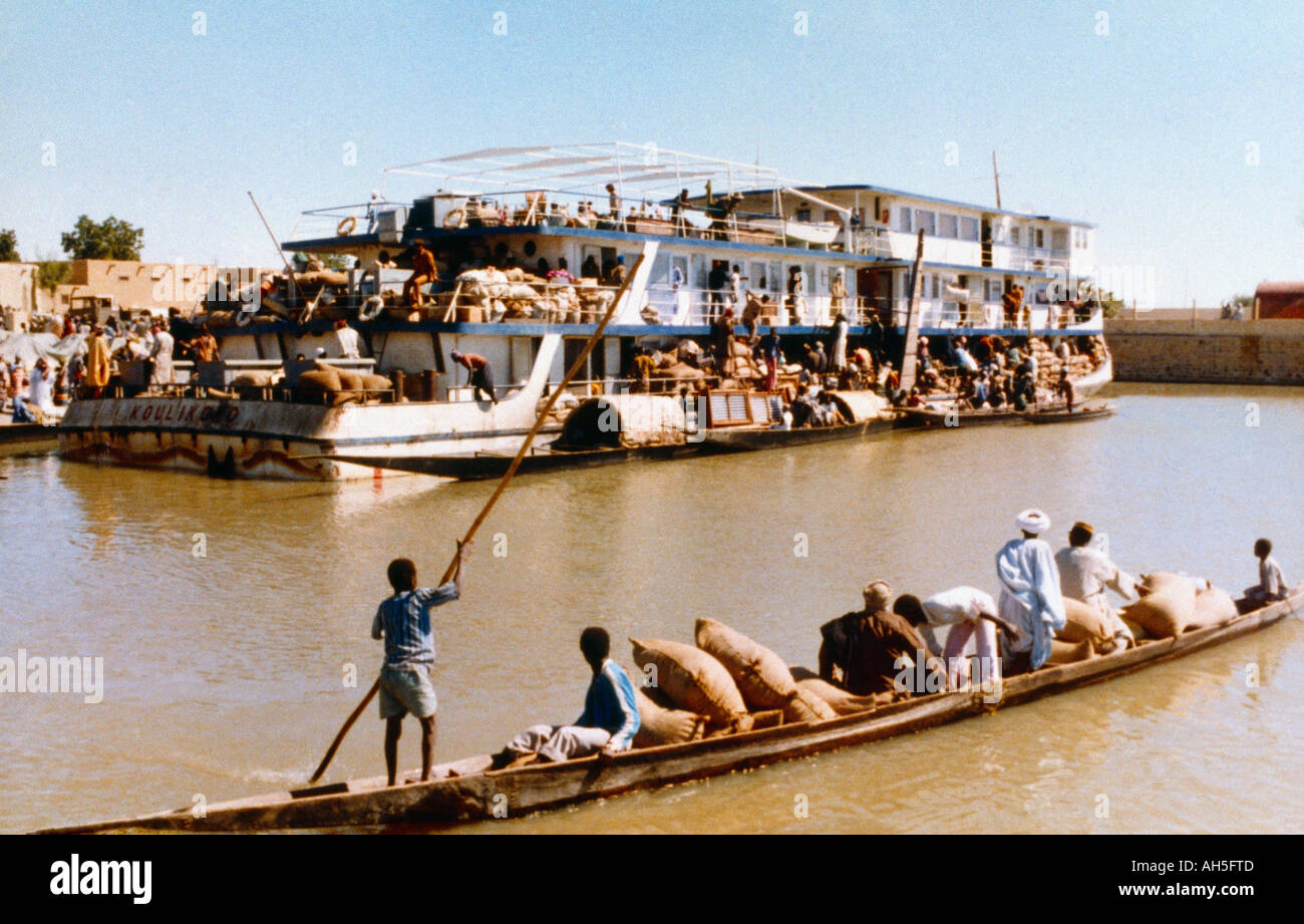 Niger Mali Pirogue am Fluss Niger Stockfoto