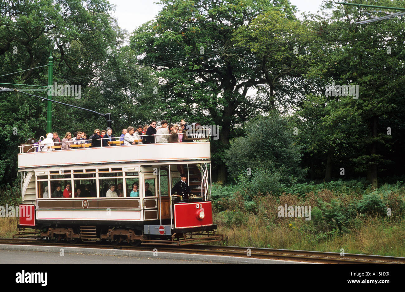 County Durham Beamish Open Air Museum öffnen Top Straßenbahn Straßenbahn Oldtimer ÖPNV Touristen Besucher Stockfoto