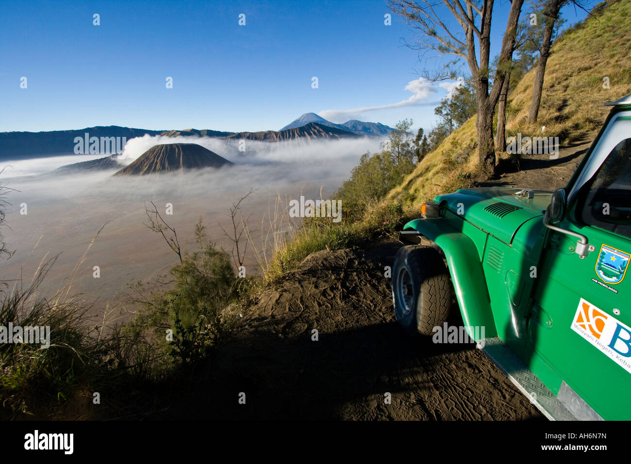 ATV-Jeep vor dem Gunung Bromo oder Mount Bromo Java Indonesien Stockfoto