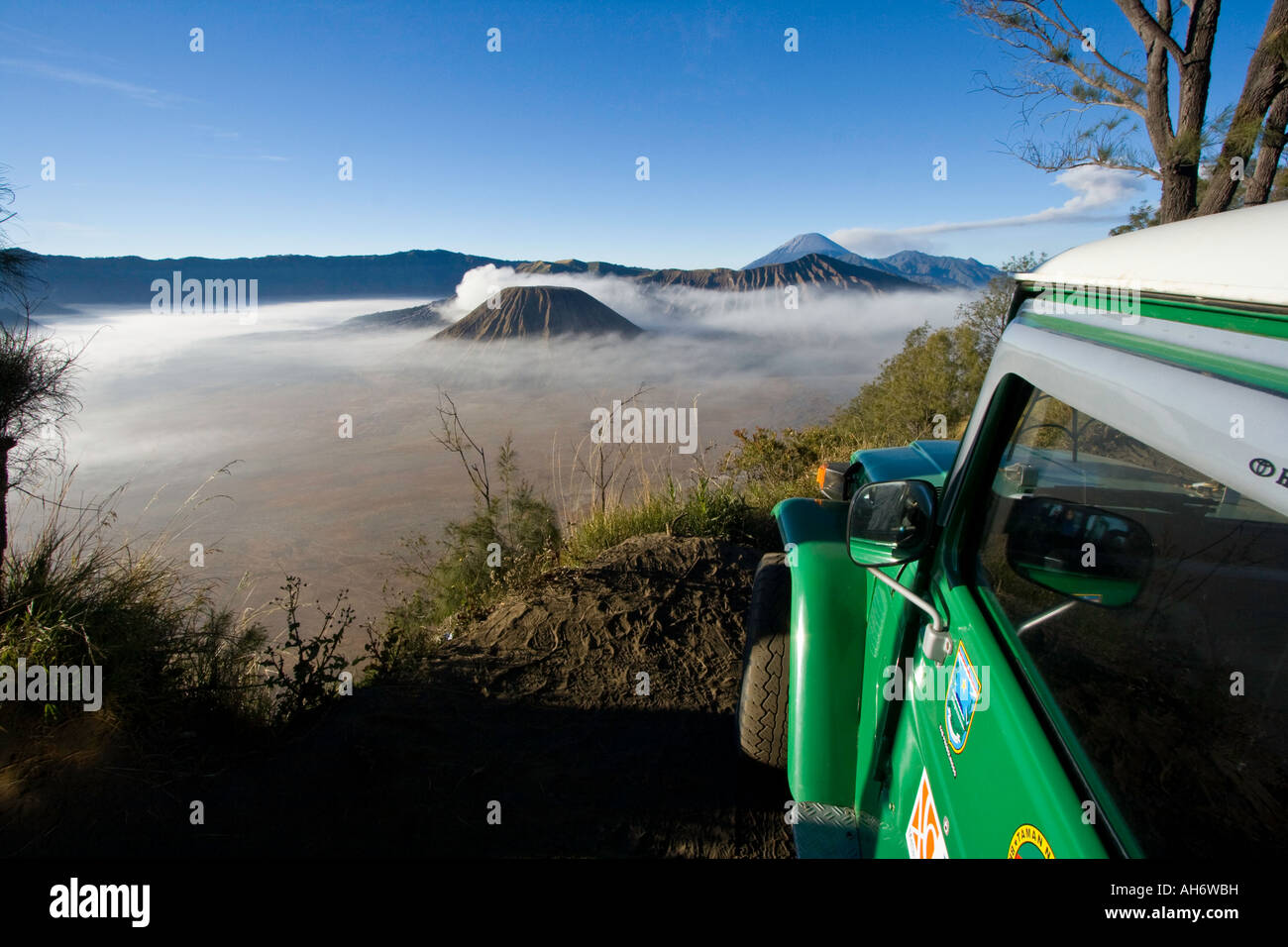 ATV-Jeep vor dem Gunung Bromo oder Mount Bromo Java Indonesien Stockfoto