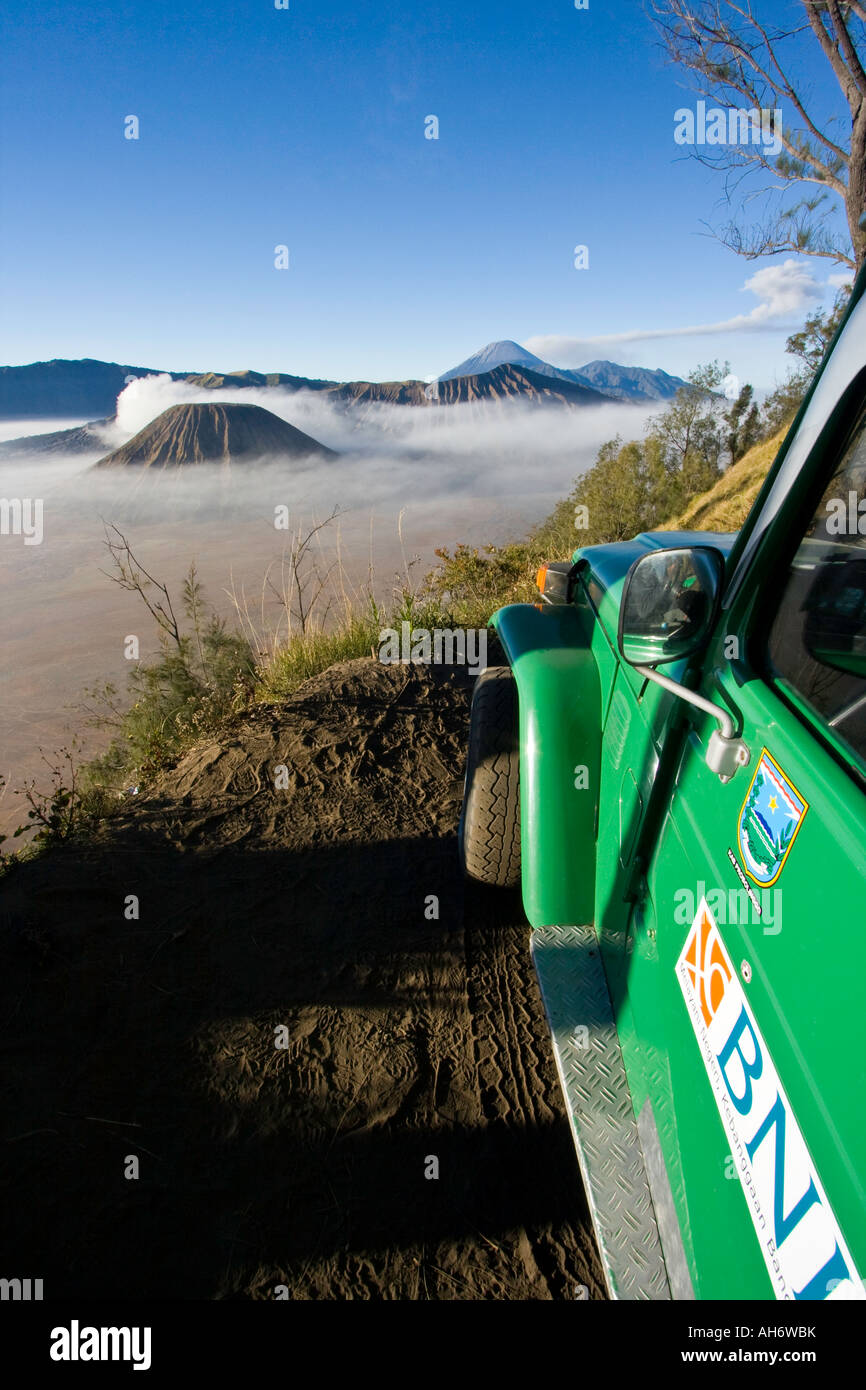 ATV-Jeep vor dem Gunung Bromo oder Mount Bromo Java Indonesien Stockfoto