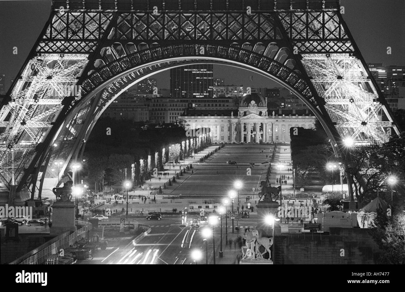 Der Eiffel Turm Champs de Mar l Ecole Militaire Paris Frankreich Stockfoto