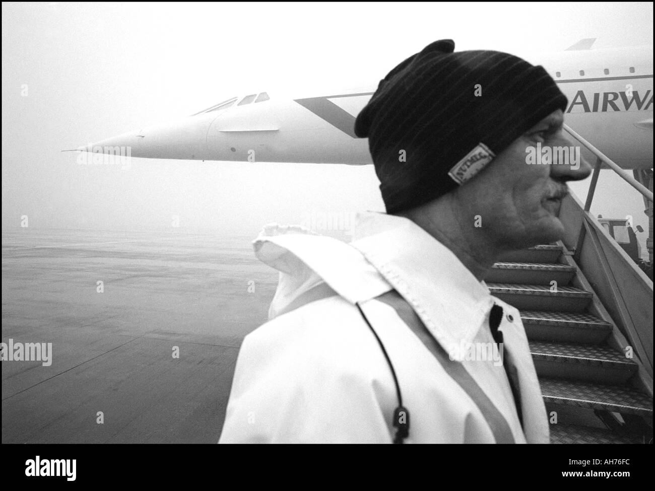 Concorde am Flughafen Leeds und Techniker an Leeds Bradford Stockfoto