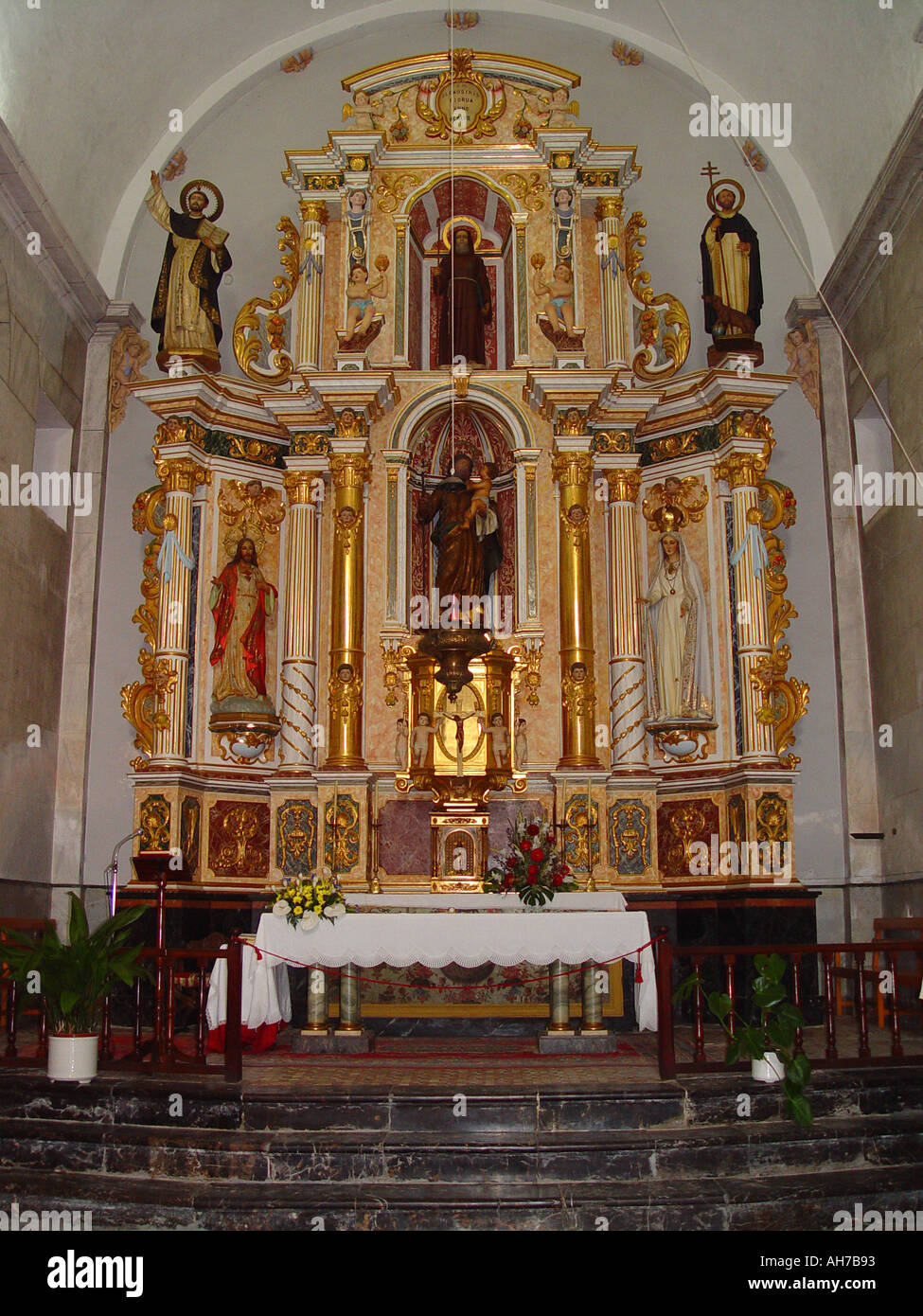 San Josep Saint Joseph auf der Baleareninsel Ibiza Spanien zeigt goldene Altar und feinem Interieur Stockfoto