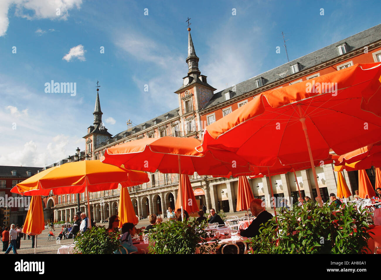 Madrid, Spanien.  Cafe Leben in Plaza Mayor. Stockfoto