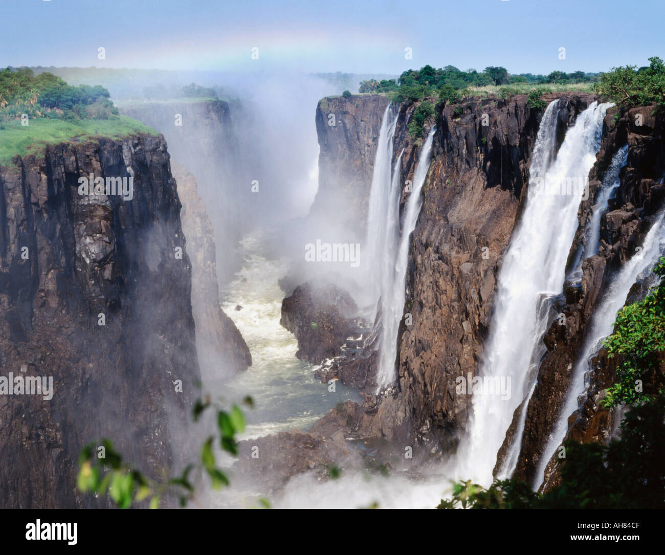 Zimbabwe Viktoriafälle von sambischen Seite aus gesehen Stockfoto