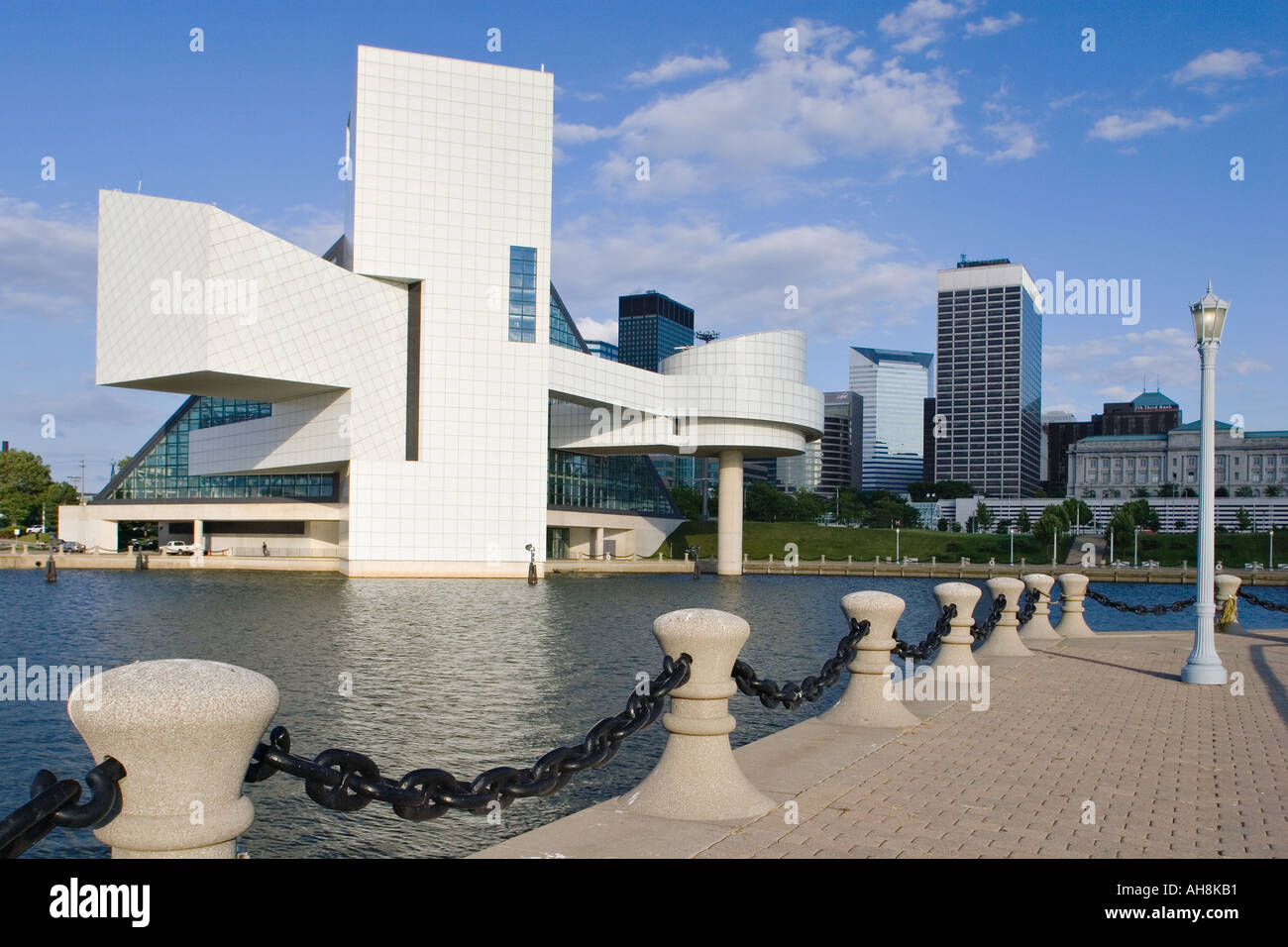 Rock n Roll Hall Of Fame und die Skyline von Cleveland, Cleveland Ohio Stockfoto