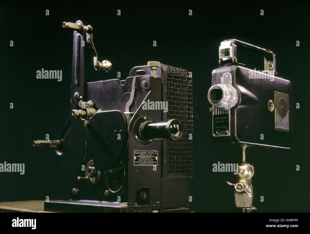 Antique 16mm Film Projector Stockfotos und -bilder Kaufen - Alamy