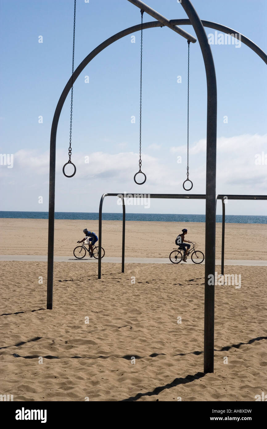 Hängende Bars und Radfahrer Santa Monica Los Angeles Kalifornien Stockfoto