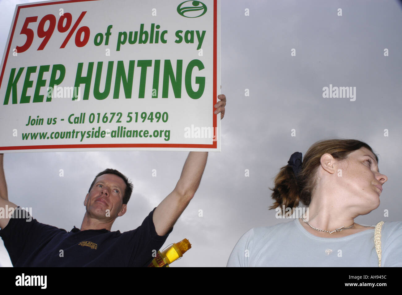 Pro Jagd Anhänger versammeln sich, um make some Noise außerhalb des Parlaments in London 9. Juli 2003 Stockfoto