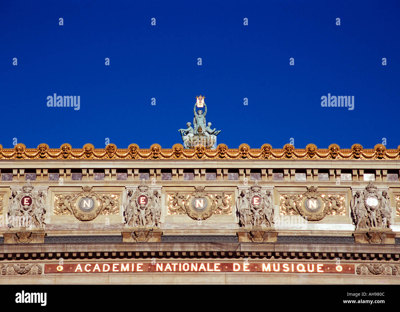 Detail der Gips Schnitzereien von der Opera Garnier, Paris, Frankreich Stockfoto