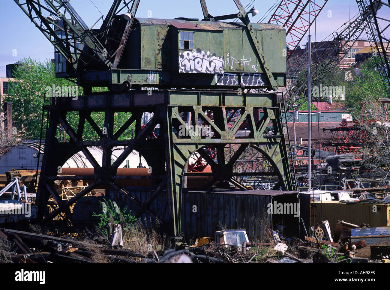 verlassene Kran am Hafen von Boston, Massachusetts Stockfoto
