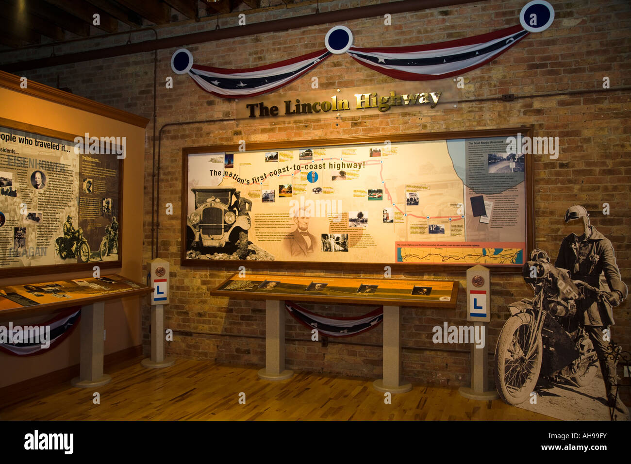 ILLINOIS Dixon Lincoln Highway im Visitor Center informative Karten und Zeichen und Artefakte im Museum ausgestellt Stockfoto