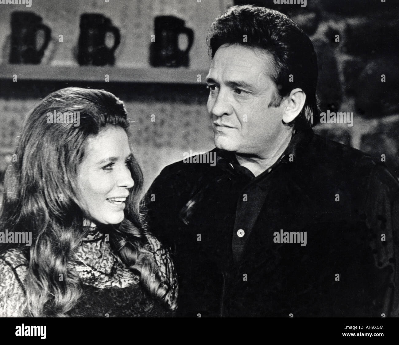 JOHNNY CASH uns Country-Sänger und Frau June Carter im Jahr 1971 Stockfoto