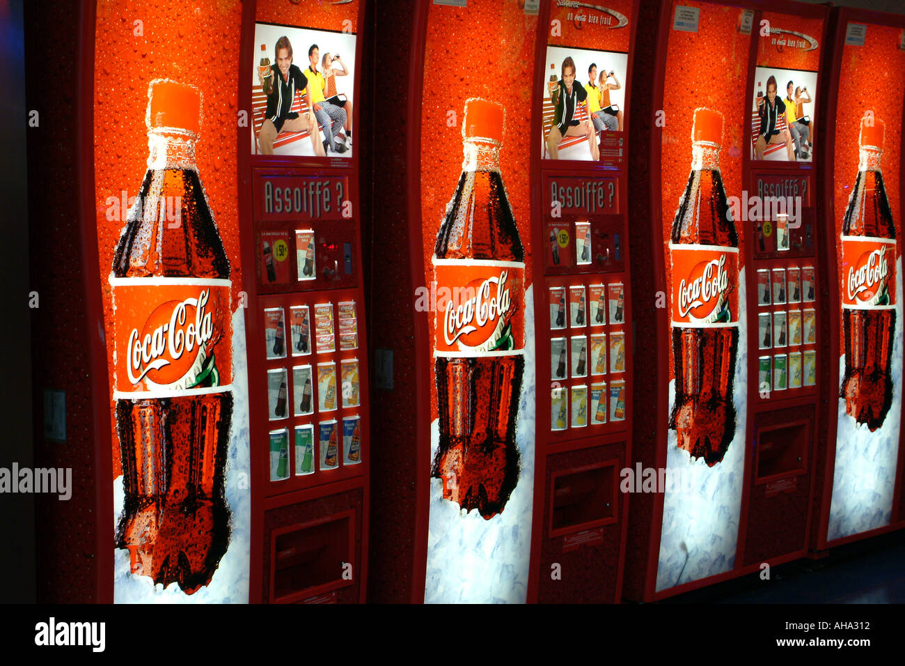 Coca Cola Abgabe Automaten Line-up Stockfoto