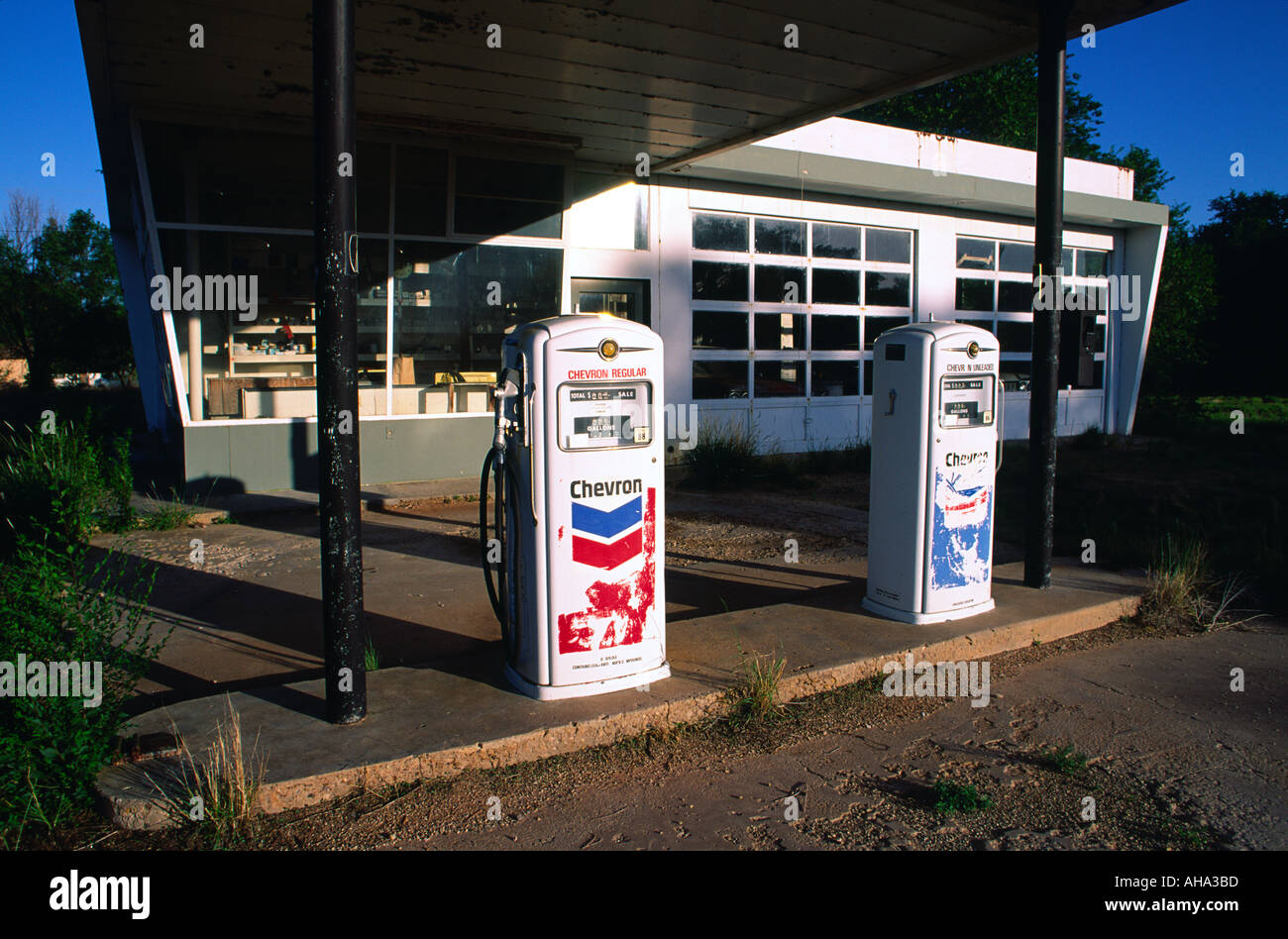 Verlassene Tankstelle auf der Route 66, New Mexico Stockfoto