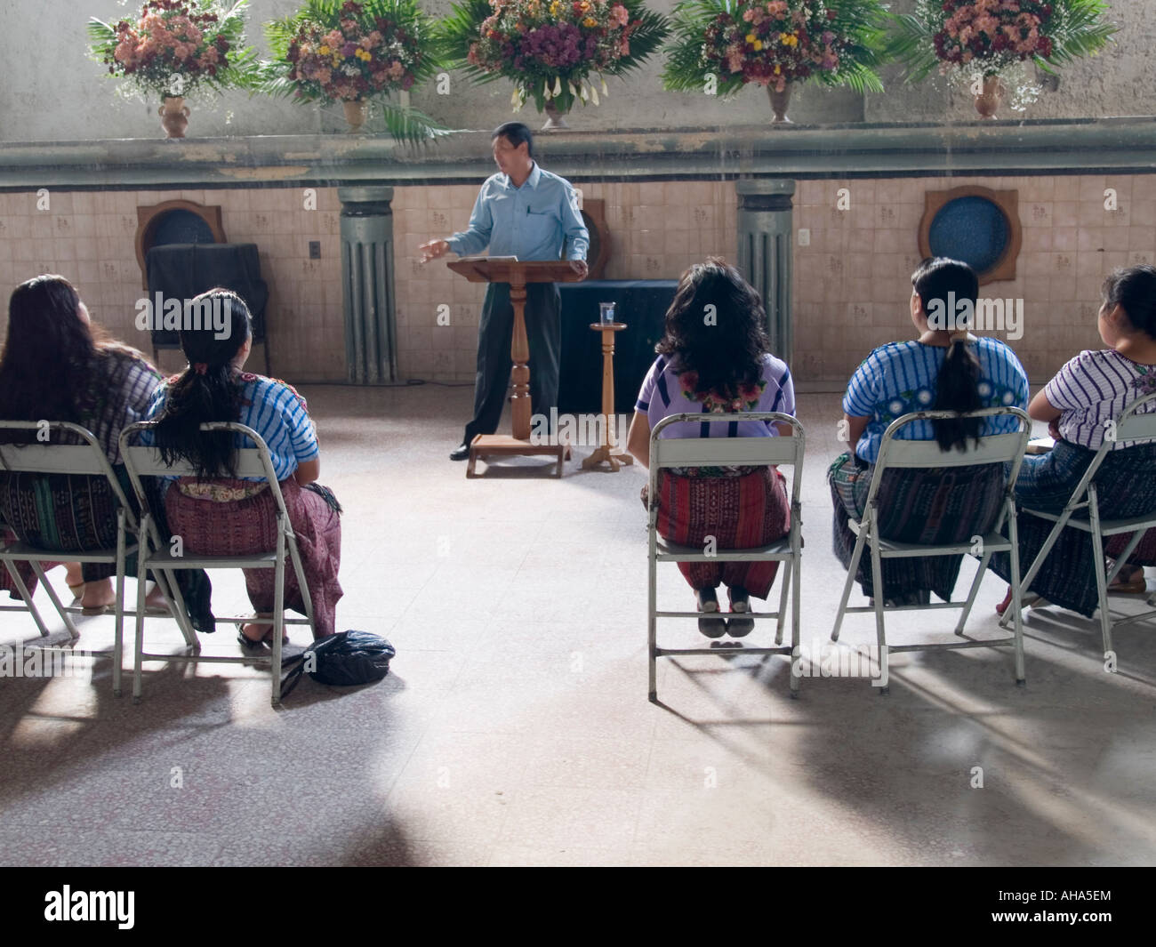 Evangelikale Christen in einer Kirche Stockfoto