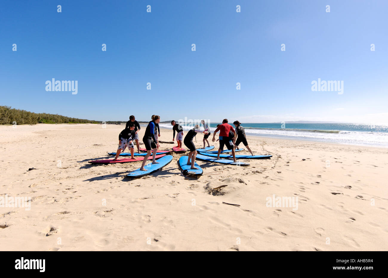 Gruppe-Surfkurs in Noosa Heads, Australien Stockfoto