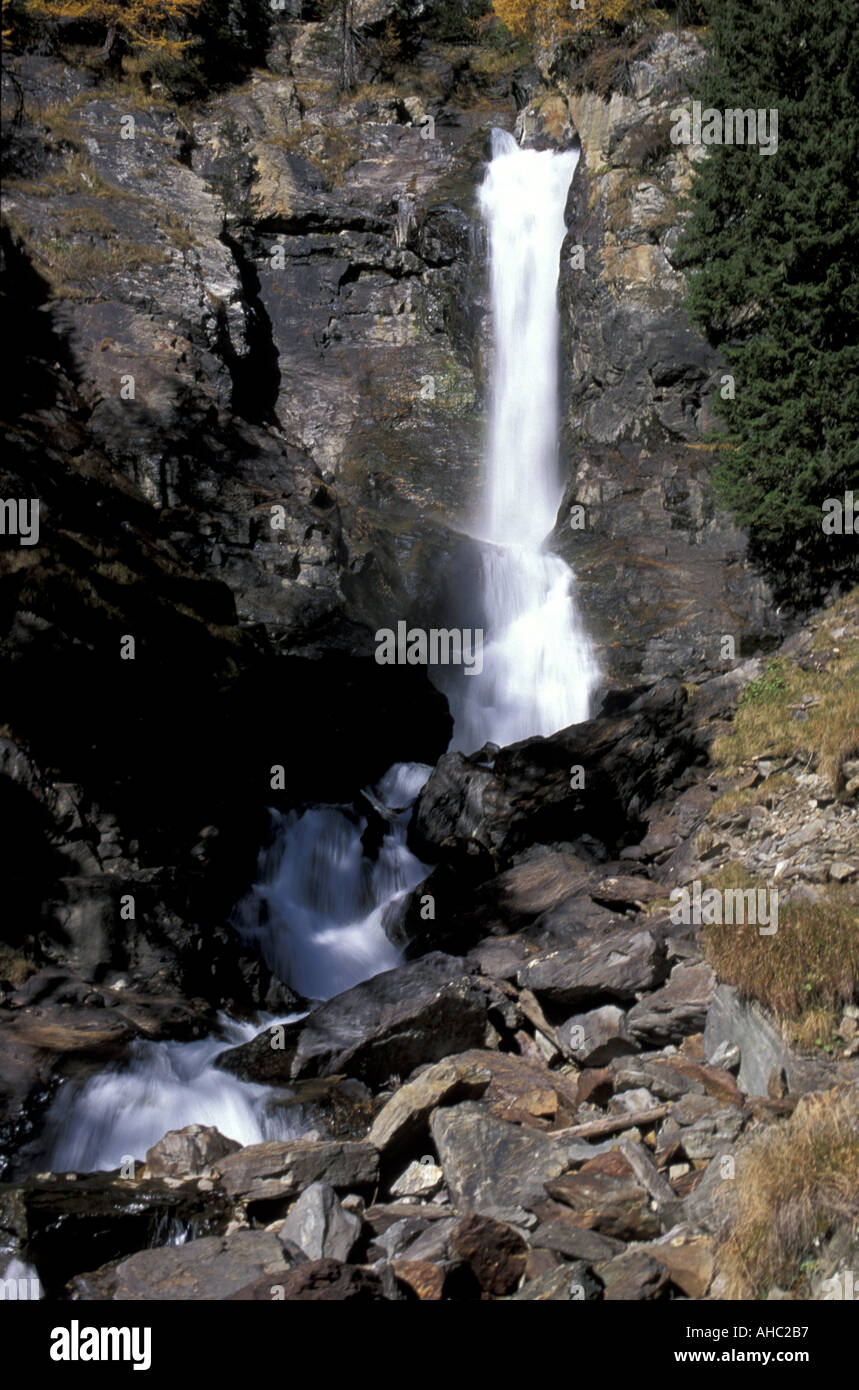 Wasserfall von Saent Val di Rabbi Nationalpark Stilfser Joch Trentino Italien Stockfoto