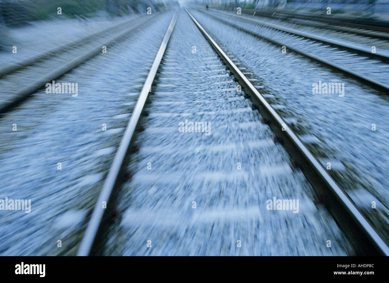 Schienen vor vorwärts Zukunft Stockfoto