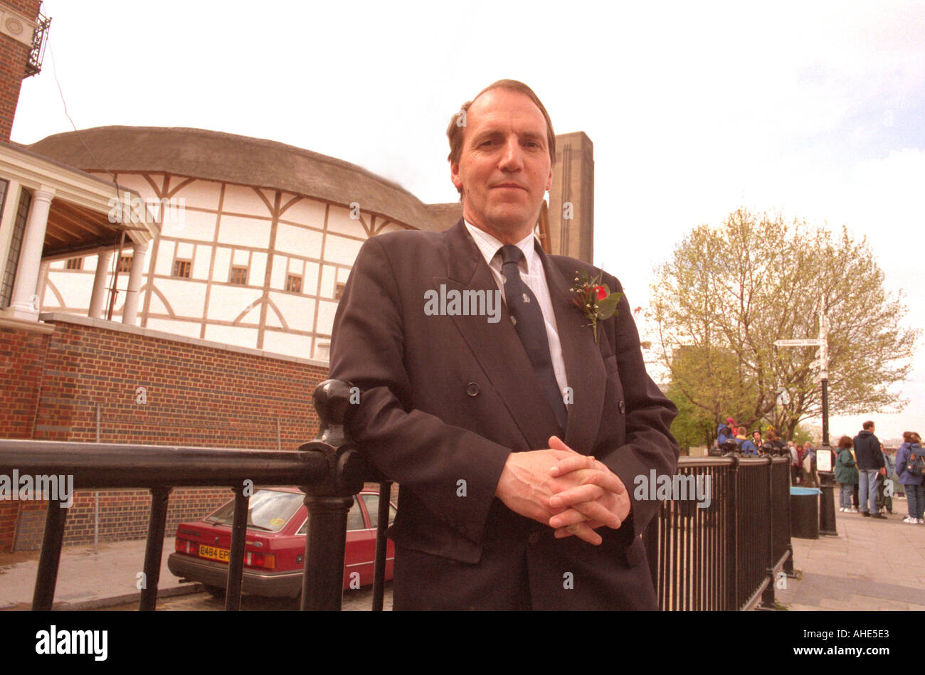 Simon Hughes Lib Dem MP für Southwark Nord- und Bermondsey Porträt in der Nähe von Globe Theatre London Juli 2001 Stockfoto