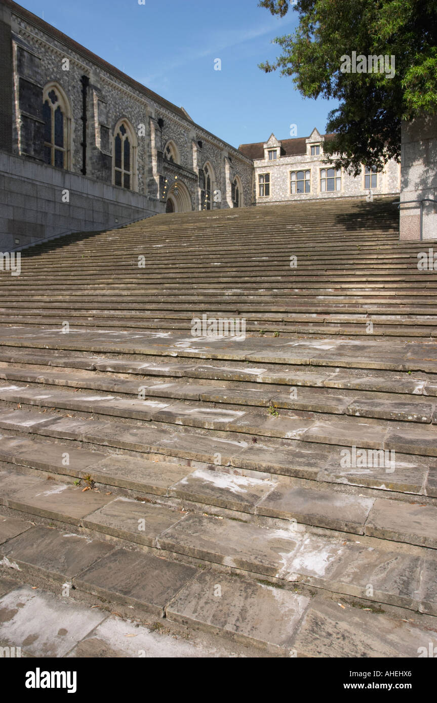 Stufen hinauf auf die große Halle in Winchester, Hampshire, England Stockfoto