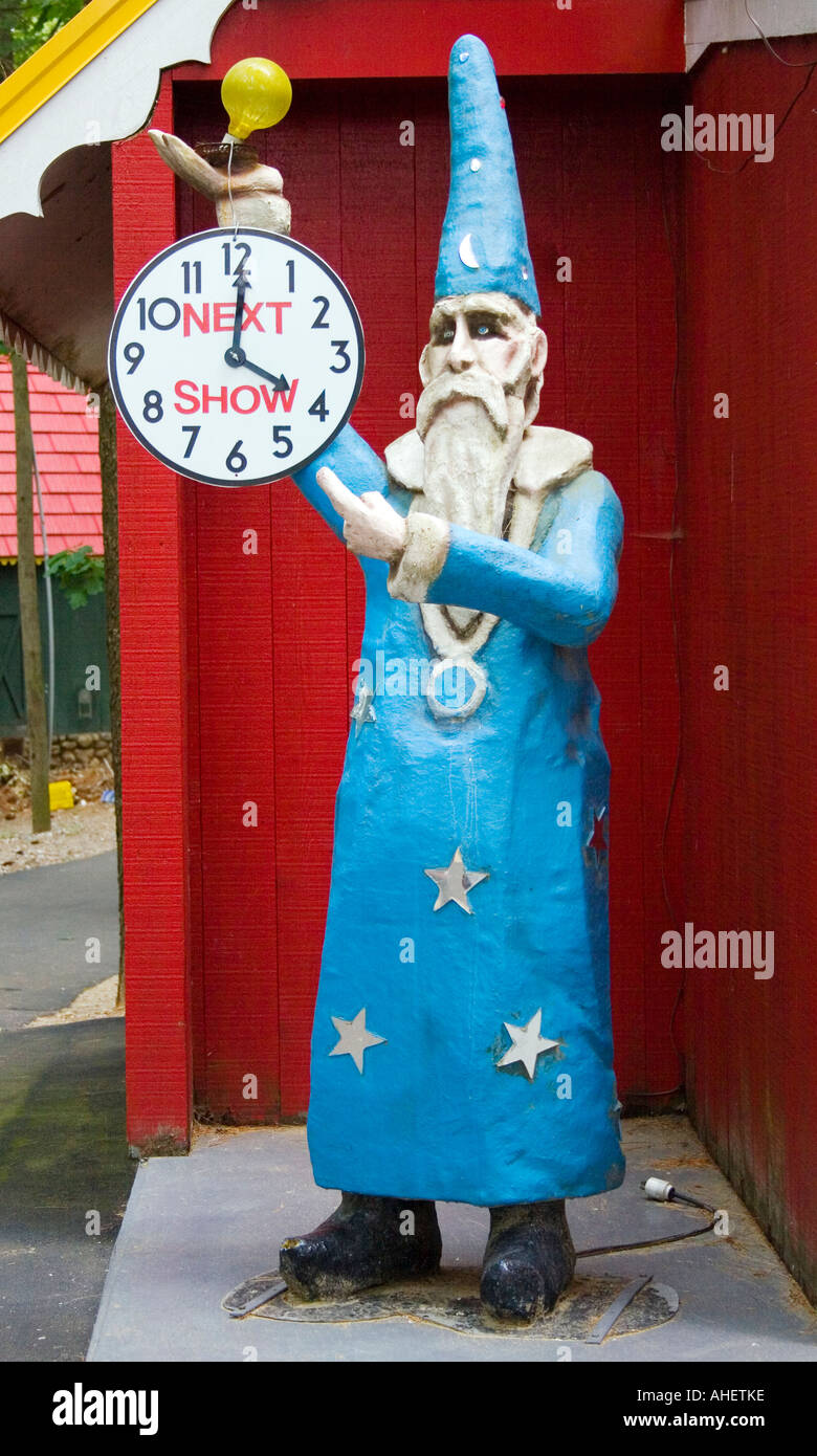 Assistent im Zauberwald ein Märchen unter dem Motto Kinder-Freizeitpark, der 1963 in Lake George New York eröffnet Stockfoto