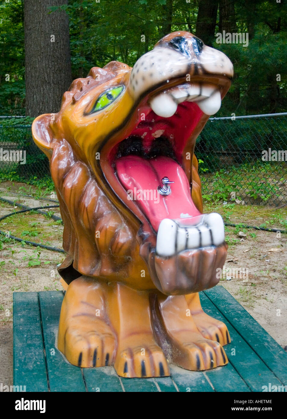 Lion Zimmerbrunnen im Zauberwald ein Märchen unter dem Motto Kinder-Freizeitpark, der 1963 in Lake George New York eröffnet Stockfoto