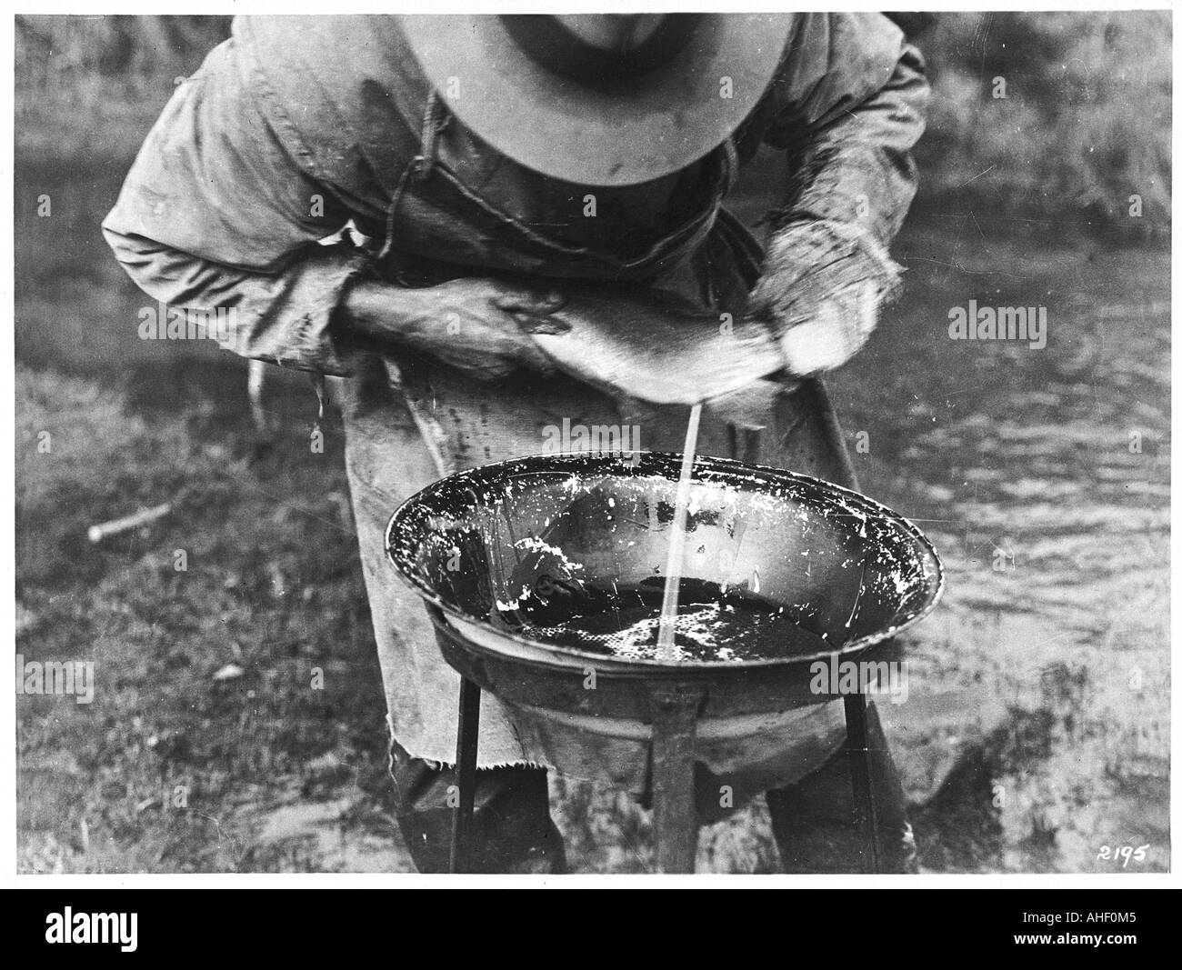 Forellen fangen 1934 Stockfoto