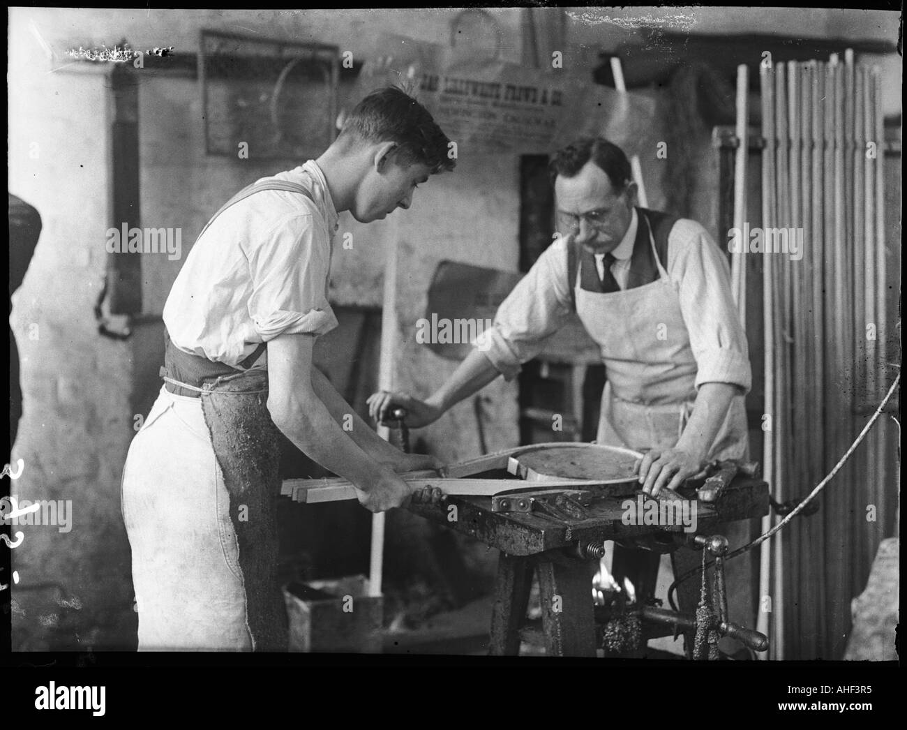 Herstellung von Tennisschlägern Stockfoto