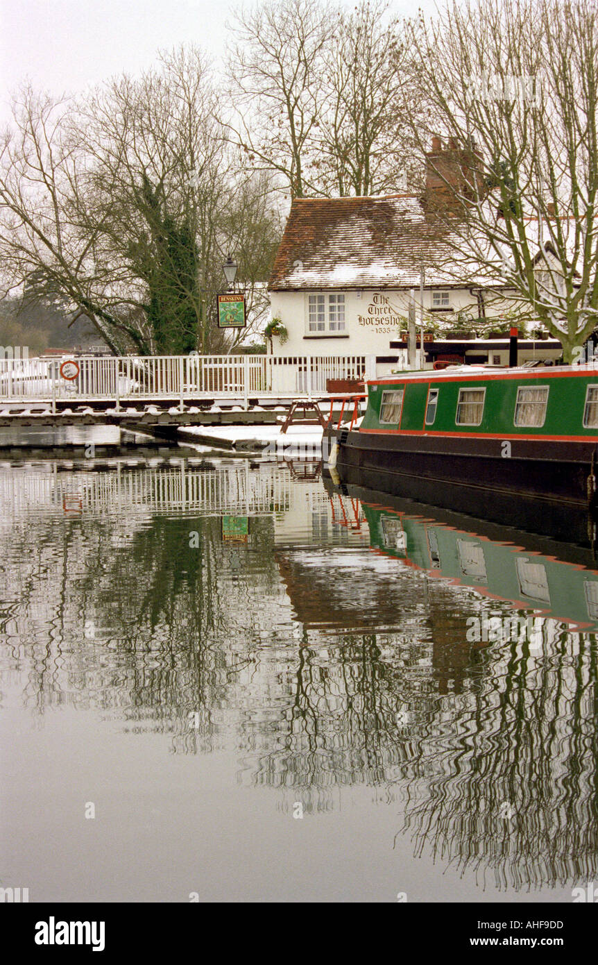 Das Three Horseshoes Public House bei Winkwell, Hemel Hempstead, Hertfordshire Stockfoto