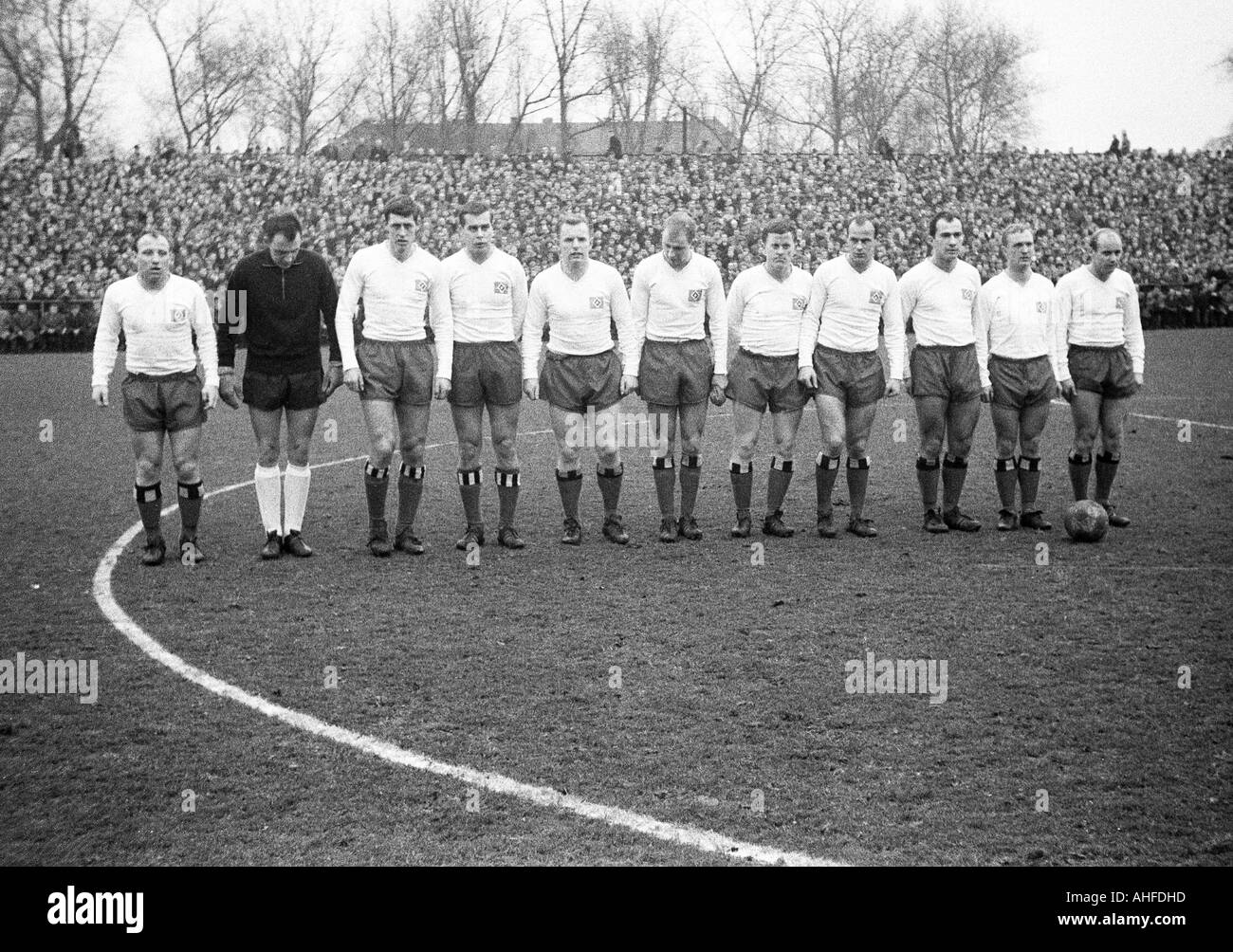 Fußball, Bundesliga, 1964/1965, Glueckaufkampfbahn Stadion, FC Schalke 04  vs. Hamburger SV 3:1, Team-Foto,